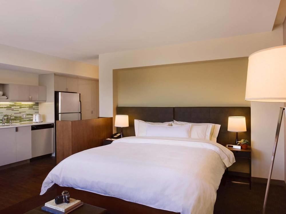 Element Calgary Airport Hotell Eksteriør bilde